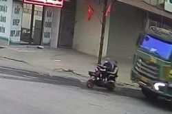 Khởi tố tài xế mải dùng điện thoại gây tai nạn chết người ở Hưng Yên