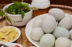 Luộc trứng vịt lộn bao nhiêu phút thì chín?