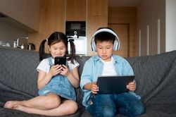 Đừng để internet, trò chơi điện tử đánh cắp tuổi thơ của trẻ nhỏ