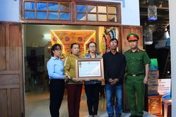Truy tặng Huân chương Bảo vệ Tổ quốc hạng Ba cho Thiếu tá Nguyễn Xuân Hải