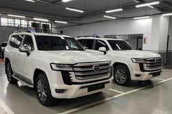 Gần 700 xe SUV Toyota Land Cruiser 300 bị triệu hồi tại Việt Nam