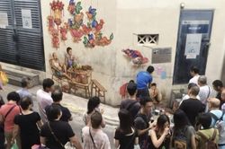 Những bức tranh tường mang đậm chất hoài cổ đang thu hút sự chú ý trên toàn thế giới