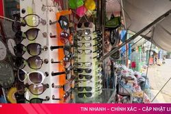Mua kính rẻ, 'bán' thị lực