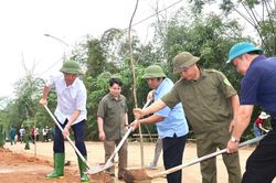 Xã Lục Yên phát động 'Ngày cùng dân, xây dựng khu dân cư kiểu mẫu'
