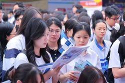 Tuyển sinh Đại học 2026: Những băn khoăn trước quy định điểm sàn