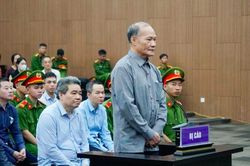 Cựu Thứ trưởng Hoàng Văn Thắng: Thấy tiền trong túi quà song 'không đấu tranh' được với bản thân nên 'giữ im lặng'