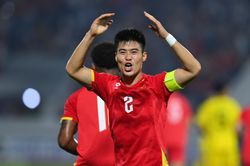 Tuyển Việt Nam trở lại top 100 BXH FIFA