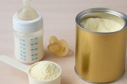 Xử phạt đến 20 triệu đồng nếu trưng b&agrave;y sữa thay thế sữa mẹ tại cơ sở y tế