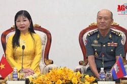 Đồng chí Trần Thị Thanh Hương chúc Tết Chôl Chnăm Thmây tại Bộ Tư lệnh Hiến binh - Quân đội Hoàng gia Campuchia