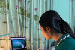 'Ma trận' luyện thi online: Cam kết 'đỗ 100%', ai kiểm chứng chất lượng?