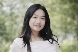 Người cha mang ảnh đi lang thang suốt một tháng tìm con gái mất tích