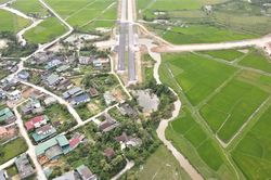 Đường hơn 500 tỷ đồng ở Hà Tĩnh 'đứt đoạn' vì vướng 2 hộ dân