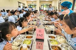 Phụ huynh bất an về tin 'thịt lợn bẩn', Ninh Bình ra yêu cầu khẩn