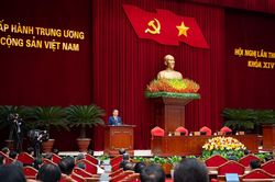 Khuyến khích làm giàu chính đáng, phát triển mạnh tầng lớp trung lưu