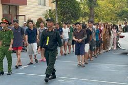 Công an TPHCM triệt phá đường dây ma túy có súng, bắt 26 người