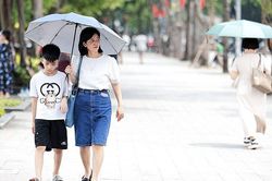 Ngày 2/4: Nắng nóng cục bộ gia tăng, nhiều khu vực có mưa dông vào chiều tối