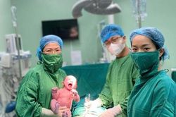 Sau 4 lần sảy thai liên tiếp, người mẹ giữ thai thành công nhờ phát hiện bệnh hiếm