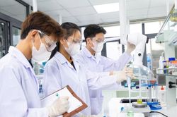 Bố trí tối thiểu 2% chi ngân sách cho khoa học, công nghệ và đổi mới sáng tạo