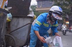 Hà Nội siết chặt quản lý rác thải, thí điểm thu gom từ 20h mỗi ngày