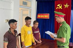 Người đàn ông bị 3 đối tượng kéo đến nhà bố vợ, đánh lún sọ chỉ vì bóp còi xe