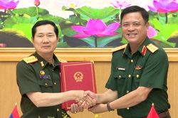 Việt Nam - Lào tăng cường hợp tác quốc phòng, củng cố đoàn kết đặc biệt