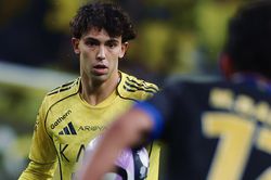 Tin tức về chuyển nhượng 3/4: MU đón Joao Felix, Arsenal lấy Olmo