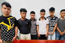Tạm giữ hình sự 5 đối tượng dùng dao tấn công người đi đường