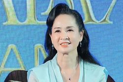 NSND Lan Hương: 'Nhan sắc thôi là chưa đủ với phụ nữ thời đại số'