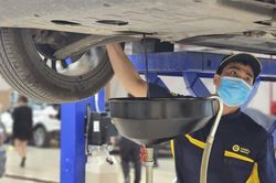 4 sai lầm tai hại khi thay dầu động cơ ô tô, tài xế Việt tuyệt đối phải tránh
