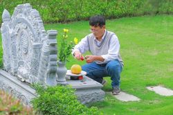 Văn khấn tết Thanh minh ngo&agrave;i mộ năm 2026 theo truyền thống