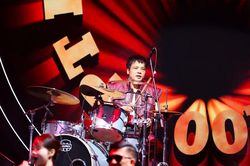 CEO FPT Nguyễn Văn Khoa chơi trống đậm chất rock 'truyền lửa' tại sự kiện vinh danh