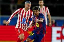 Atletico đấu Barca: Những vũ điệu cuối của 'ho&agrave;ng tử' Griezmann