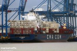 Tàu của Pháp đi qua eo biển Hormuz, Israel không kích dữ dội thủ đô Iran