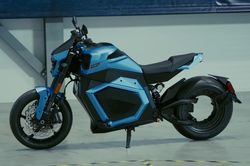 Xe máy điện pin thể rắn: Sạc 10 phút, chạy gần 600km