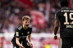 Bayern Munich ngược dòng khó tin phút bù giờ