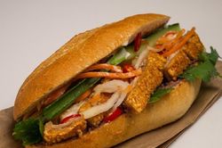 Bánh mì heo quay gây bất ngờ khi lọt top 2 món ngon Đông Nam Á