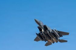 Mỹ giải cứu thành công phi công máy bay F-15 bị Iran bắn rơi