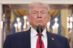 Ông Trump nhắc Iran về hạn chót mở lại eo biển Hormuz