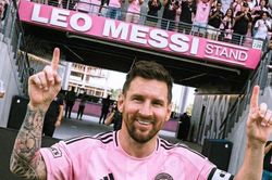 Messi ghi bàn đặc biệt, cùng Suarez giải cứu Inter Miami