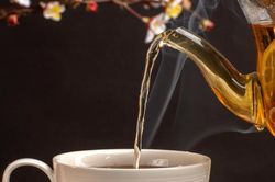 Một sai lầm khi uống nước lúc sáng sớm kích hoạt tế bào ung thư