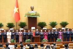Quốc hội kh&oacute;a XVI c&oacute; 6 Ph&oacute; Chủ tịch, kiện to&agrave;n loạt chức danh