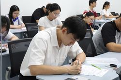 Thí sinh kêu đề thi đánh giá năng lực 2026 'dài và nặng', đơn vị tổ chức lên tiếng