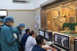Nhiều bệnh viện Việt Nam trở thành 'giảng đường lâm sàng' cho bác sĩ nước ngoài