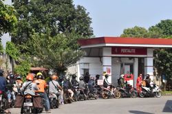 Thế giới chịu tác động ra sao trong cơn khủng hoảng dầu thô?