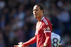 Cầu thủ Liverpool họp khẩn nhằm cứu vãn mùa giải