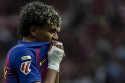 Vấn đề Barca: Hansi Flick và cơn hờn dỗi của Lamine Yamal
