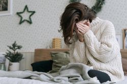 Tình cũ của chồng đăng ảnh thân mật, kể chuyện sống thử khiến vợ giận run người
