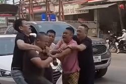 Công an điều tra vụ xô xát sau va chạm ô tô ở Phú Thọ