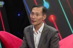 Được mai mối với mẹ đơn thân, 'trai tân U50' quyết không đặt tay vào nút bấm