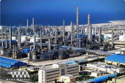 Israel tấn công cơ sở hóa dầu lớn nhất Iran
